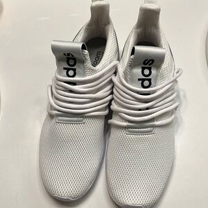 Men’s 10.5 cloud foam adidas sneakers. Never worn.
